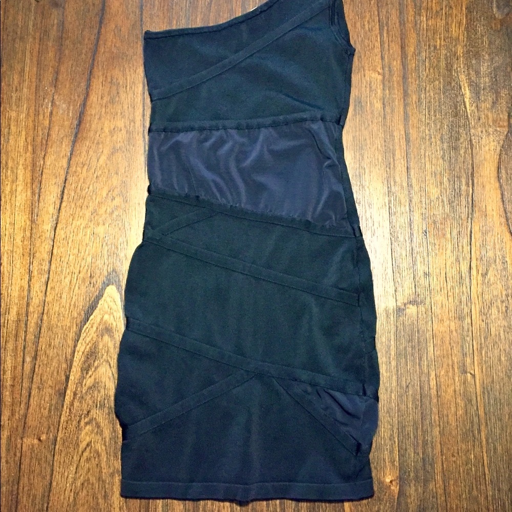 BeBe One shoulder black dress😍